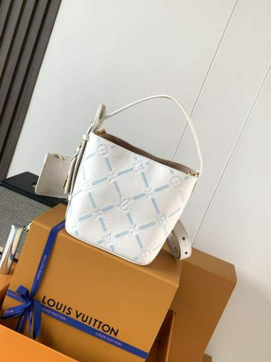 Picture of Louis Vuitton Handbags _SKUfw241655702fw
